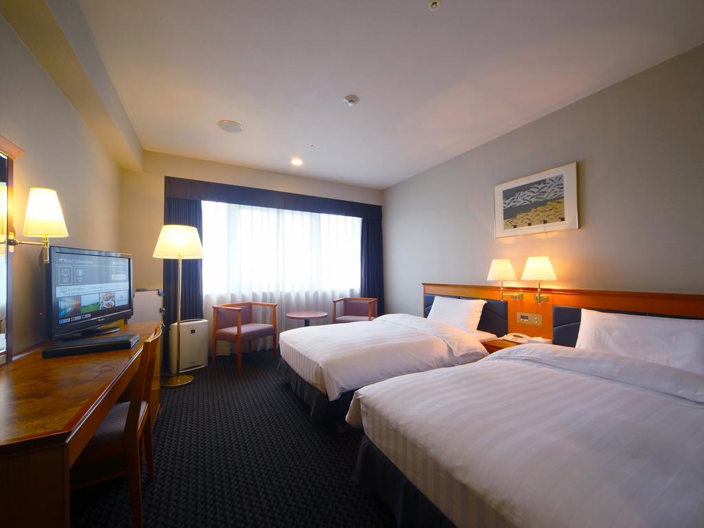 Hotel Nikko Нара Экстерьер фото A room at the hotel