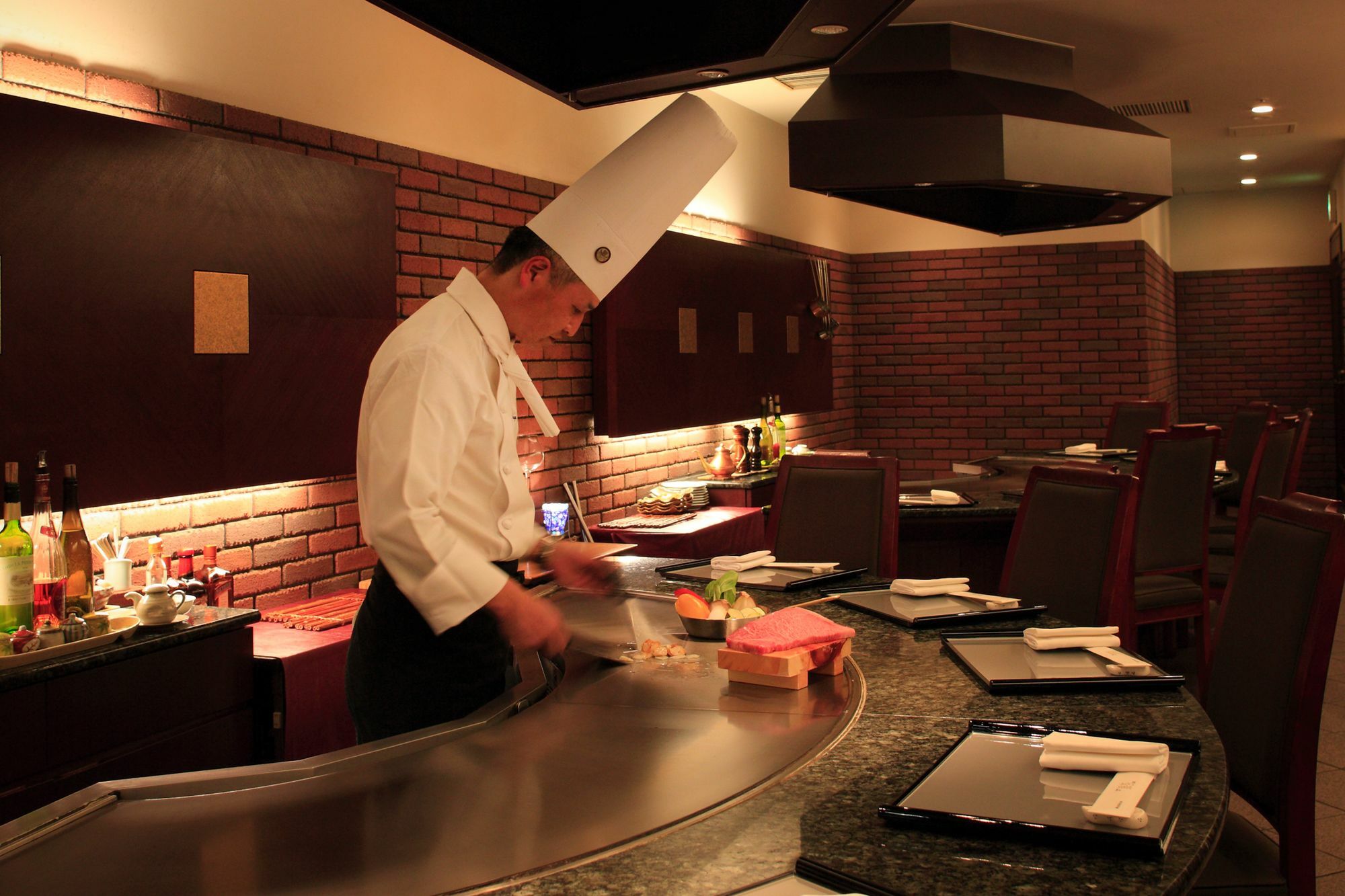 Hotel Nikko Нара Экстерьер фото A sushi chef at work